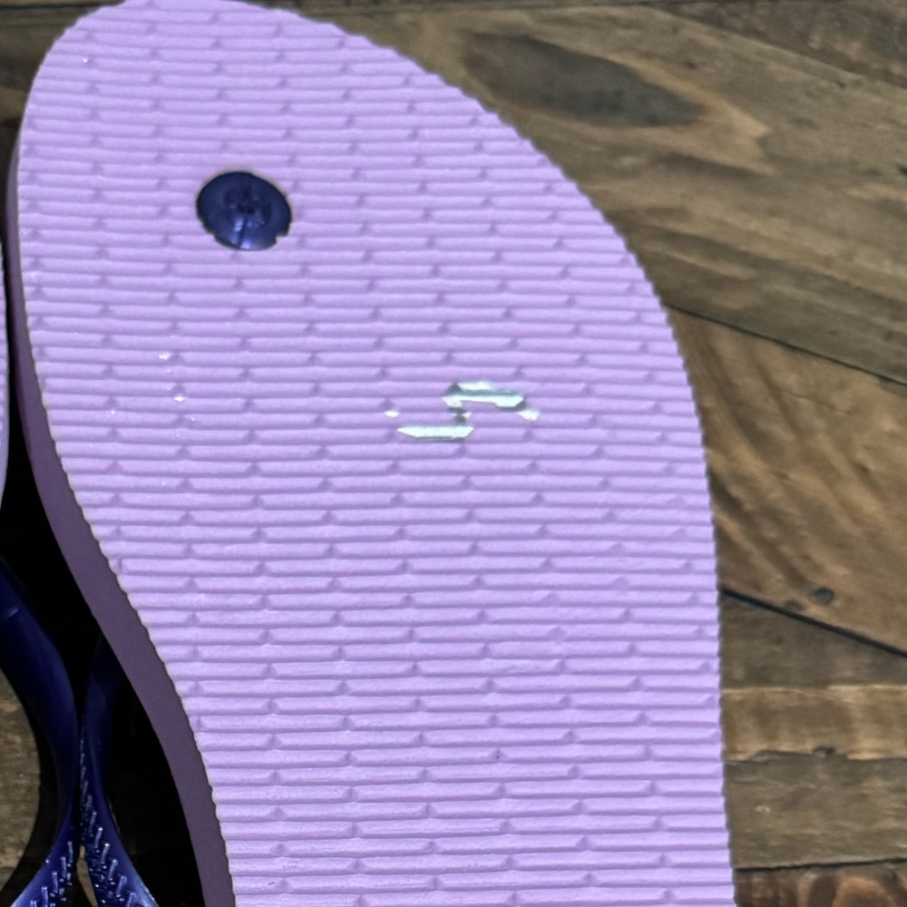 Havaianas Marvel Spider-Man Flip Flops - Purple and Black - Picture 6 of 6